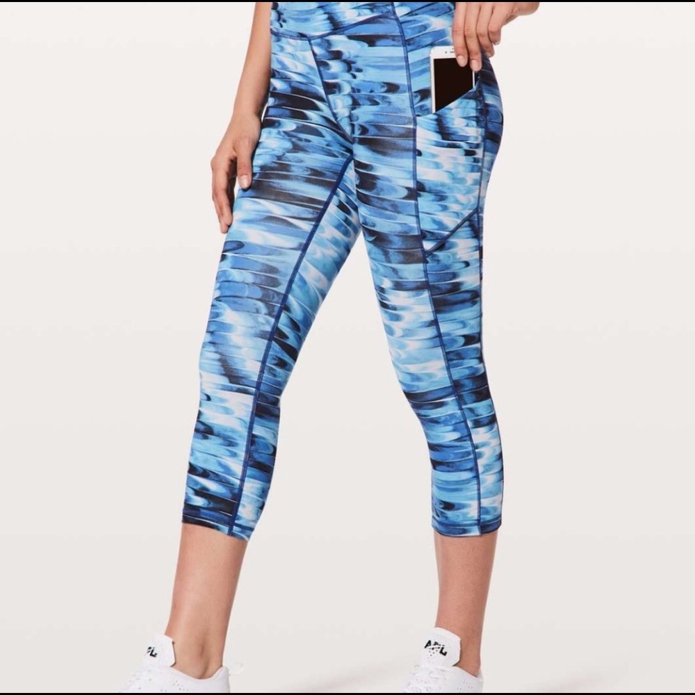 Lululemon Speed Up Crop Tidal Wave 21” Size 8